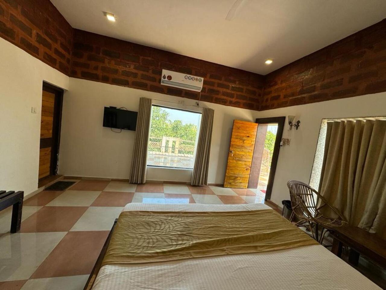 Gir Lions Paw Resort With Swimming Pool Sasan Gir Extérieur photo