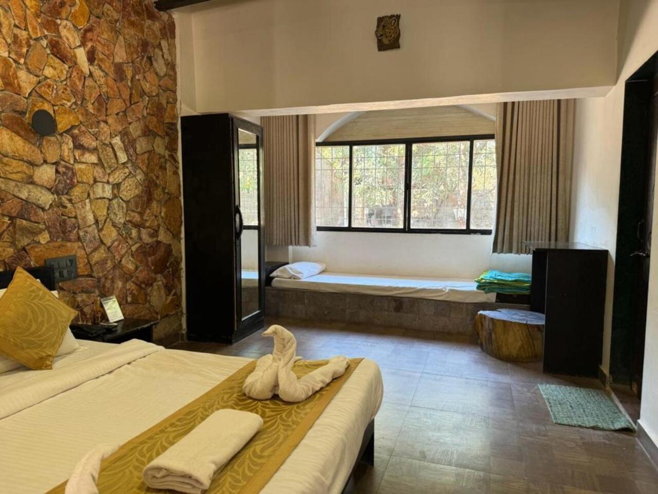 Gir Lions Paw Resort With Swimming Pool Sasan Gir Extérieur photo