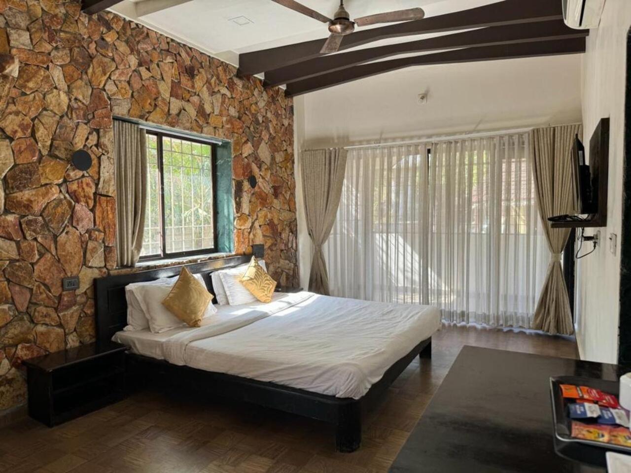 Gir Lions Paw Resort With Swimming Pool Sasan Gir Extérieur photo