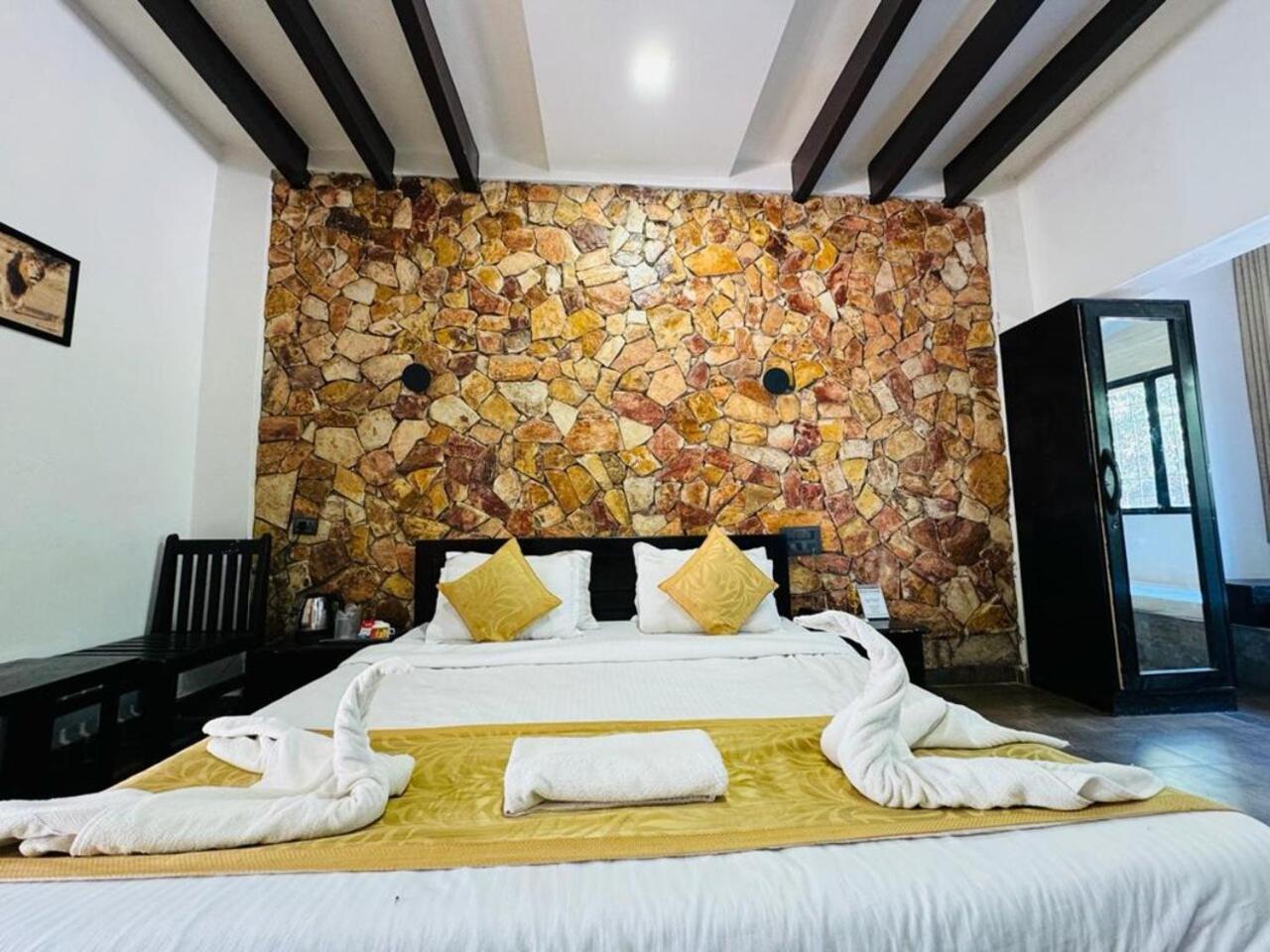 Gir Lions Paw Resort With Swimming Pool Sasan Gir Extérieur photo